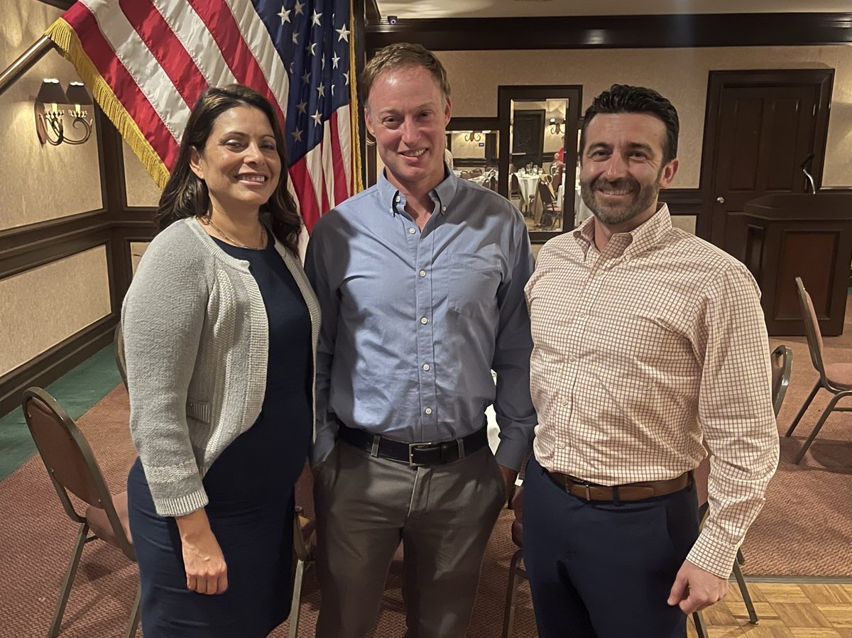CSDASanDiego's tweet photo. New Chapter officers, Teresa Penunuri @SFID, Secretary, Jack Bebee, @Fallbrookwater Public Utility District – President; Jose Martinez, @OtayWater District - 1st Vice President.

And thanks to Past President Al Lau for your service as well previous Past President, Tom Kennedy. 👏 https://t.co/FXZTaSfQP0