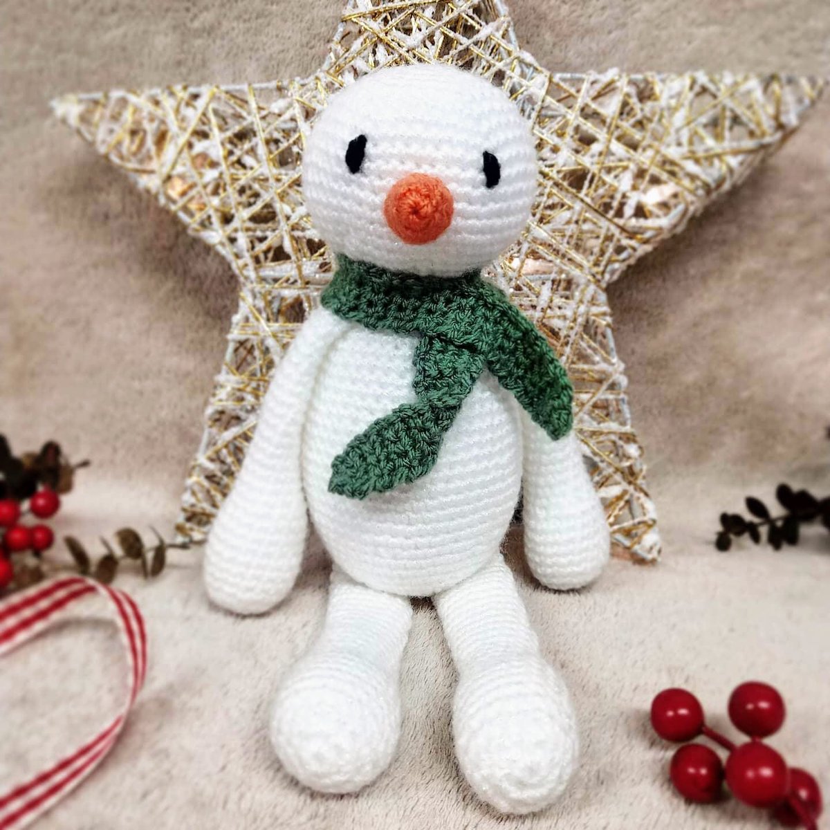 LittleSmilesIE's tweet photo. Crochet snowman ready for the Christmas @tuam_craft_fair on November 26th! 🎄♥️ #mhhsbd #EarlyBiz #handmadegift #crochetgift #snowman #handmade #christmas #winter #winterdecor #shoplocal #madeingalway  #irishcrafter #irishcraft #irishbusiness https://t.co/fGrwIxCPfj