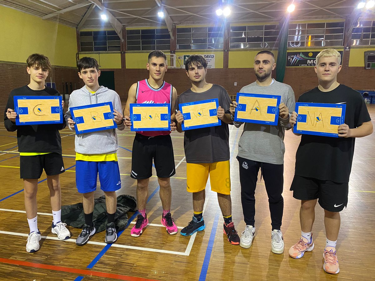 Ya las tenemos!!! Recién llegadas de la mano de <a href="/PizarrasMkt/">Pizarrasmkt.com</a> y listas para su estreno este fin de semana. Mil gracias!!! Han quedado chulísimas!!!👏👏👏👏
#somoscblaviana