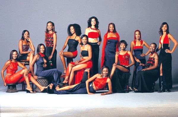 Emma999Too's tweet photo. 90’s models, in here, we have women who are doctors, physiologists, brand managers, media personalities, bankers, business owners like myself, Mothers, wives, sisters & daughters.
Let no one ever belittle your life’s Journey.
I’m proud to carry this crown & always!
#90sModel https://t.co/YKW1E2AKVm