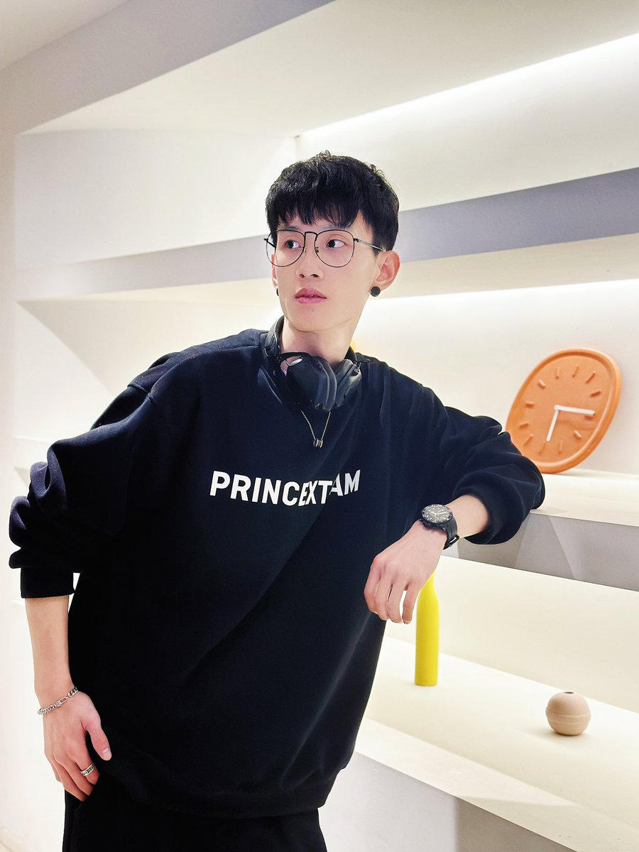 LocKluoke's tweet photo. 嘿嘿… https://t.co/acq2QGsrxb