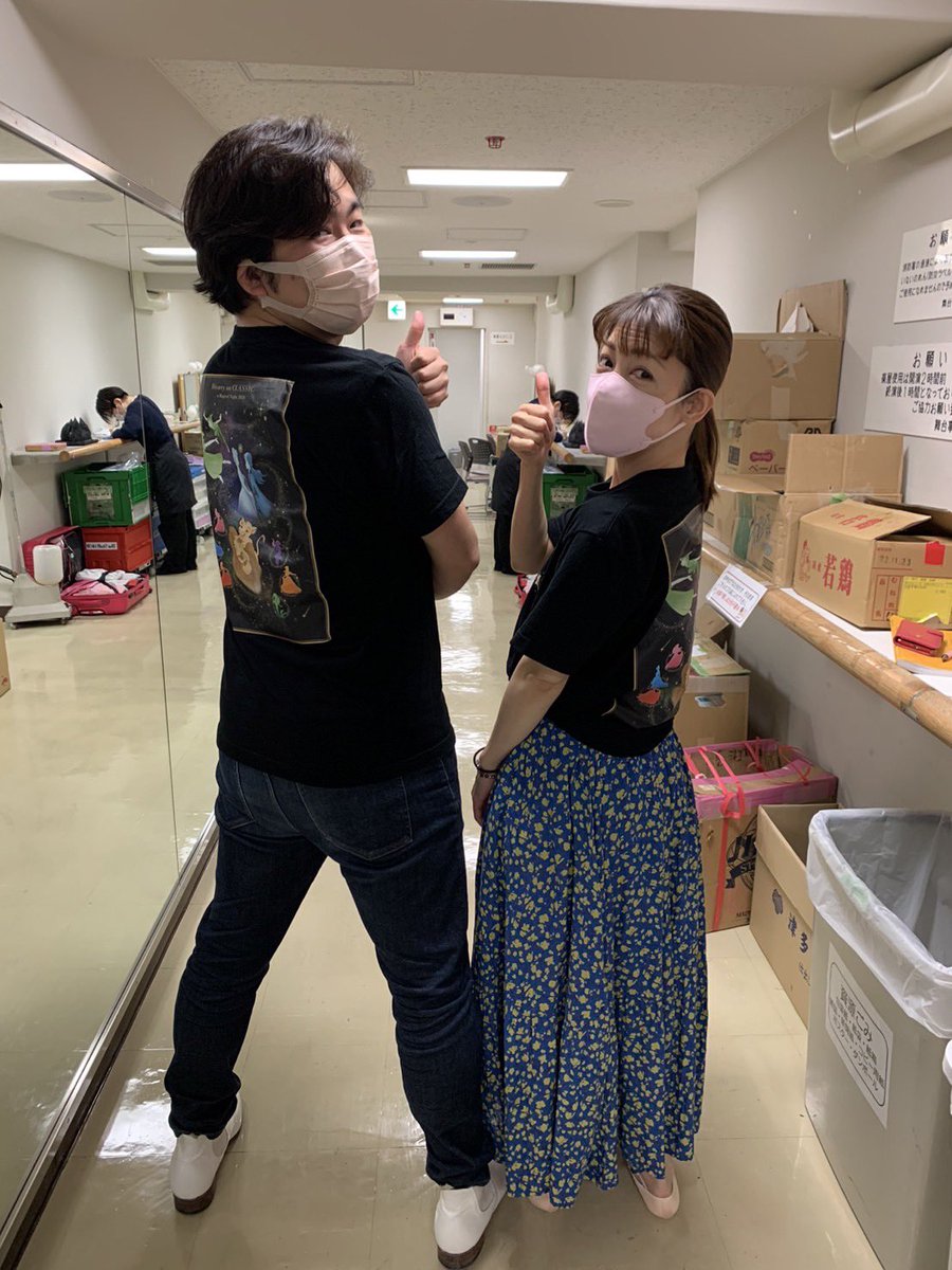 sop_Momoko's tweet photo. ジュピター役の #又吉秀樹 さんと✌️
お揃いの #DOC Tシャツを着て🥰
懐かしい国際フォーラムはすぐそば💓
お稽古場で顔を合わせる度に #DOC2020 の思い出話をしているアリエルとオラフです(笑)
#天国と地獄
#二期会
#日生劇場 https://t.co/pPcCXqpe3v