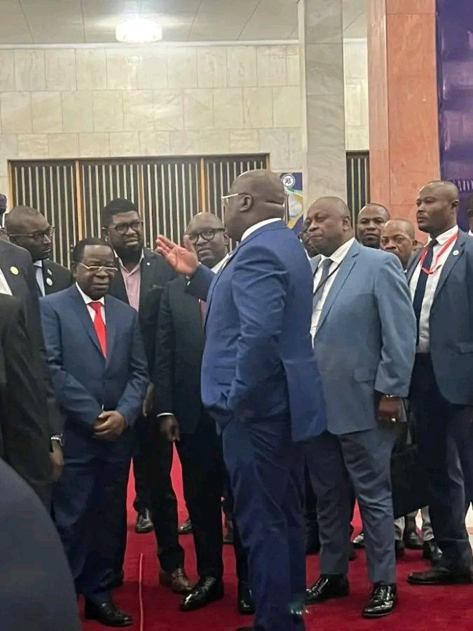 life_Info__'s tweet image. l&apos;entourage du président congolais @fatshi13 s&apos;oppose à l&apos;arrivée de l&apos;armée #ougandaise dans le cadre de l&apos;EAC à #Goma.(proche)