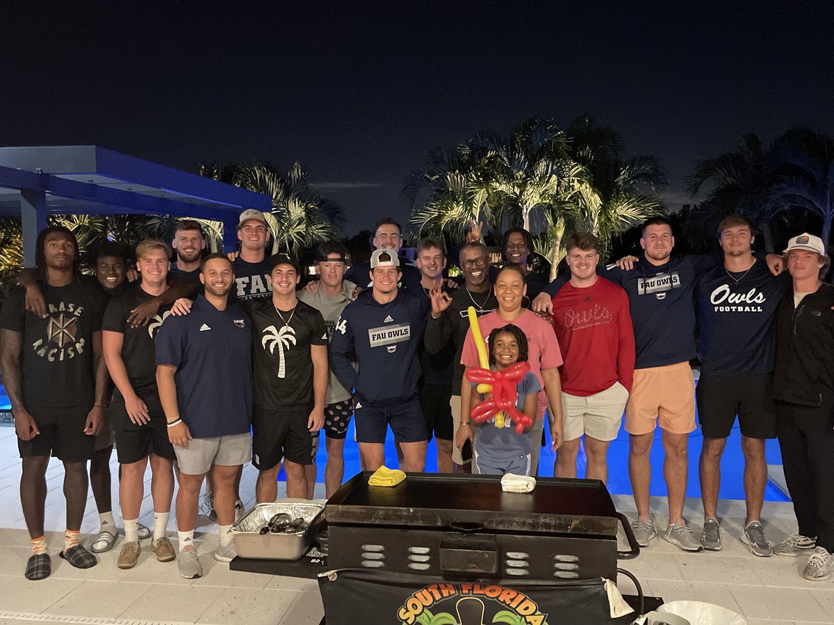 We had a nice dinner with the TE and Specialists. Go Owls!!!!