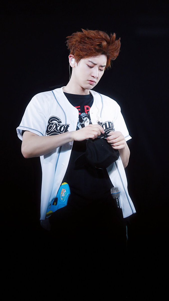 YourDailySM's tweet photo. Your daily dose of EXO. #YourDailySM #EXO #SMEntertainment #Scheduled @weareoneEXO https://t.co/VhSFM92Ec3