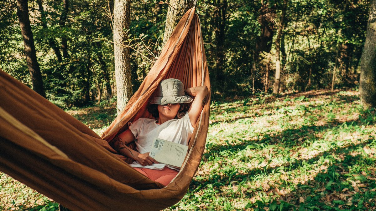¿Nunca has pensado que a veces nos vamos a lugares muy lejanos cuando quizá vives en un destino turístico alucinante? Tras la pandemia son muchas las tendencias que han surgido en materia de turismo, como las staycations 🌎

Te lo contamos con <a href="/juflorian/">Juan Floriano Reviriego</a>

andalucialab.org/blog/como-apro…