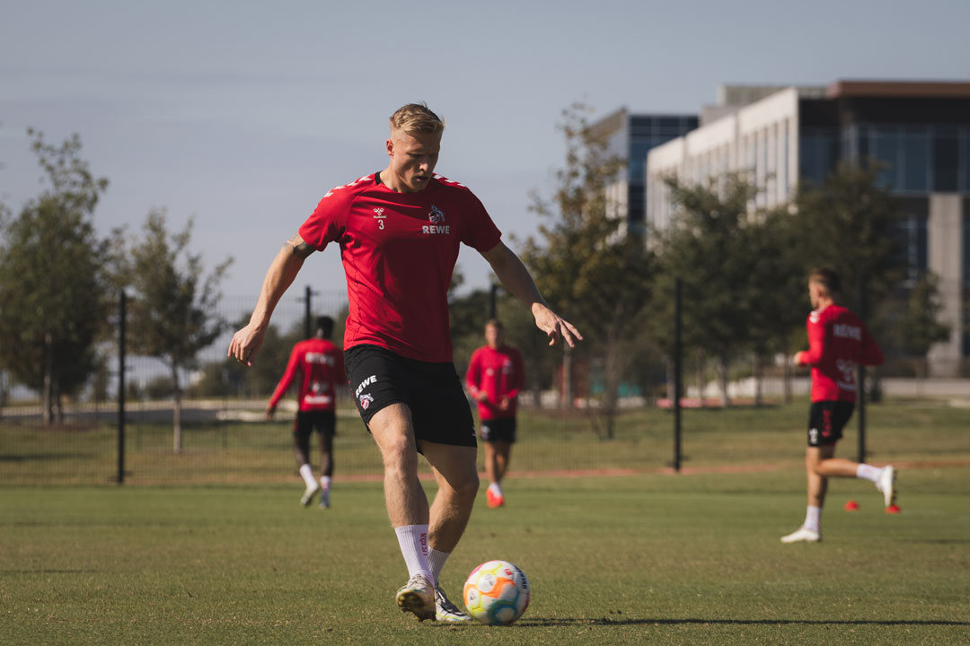 fckolnbrasil's tweet photo. O Colônia treinou na cidade de Austin antes de encarar o VfB Stuttgart amanhã, em amistoso realizado nos Estados Unidos 🔥🇺🇲

📸 @fckoeln https://t.co/KW6Q6515Hv