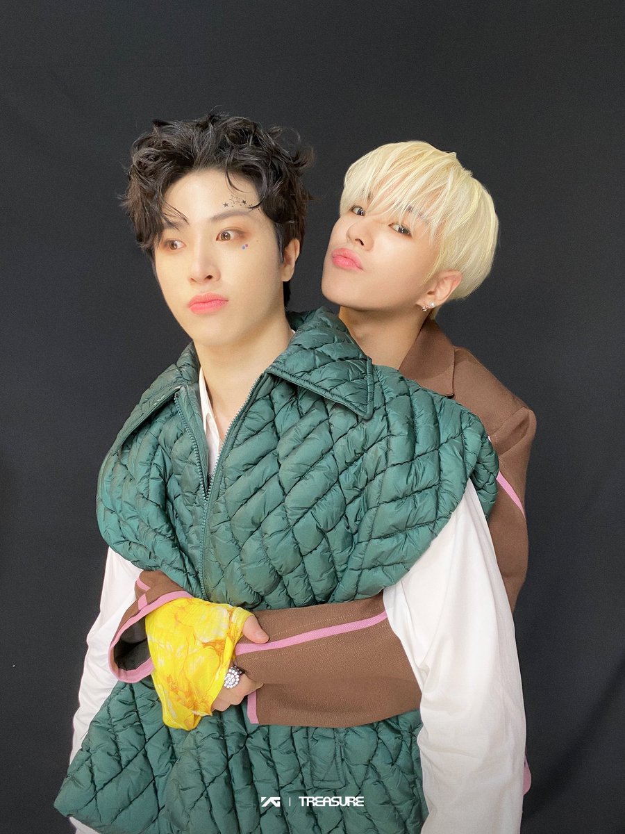 0218Haven's tweet photo. [#HI_TREASUREMAKER💎📸]

트레저의 소중한 순간들을 트메와 함께 추억하는 어느날 트레저 📆 #13 이 지금 위버스에 도착했습니다 !
 #苏庭焕 #소정환  #트레저   
#SOJUNGHWAN #TREASURE    
@treasuremembers https://t.co/CVhrLIIqWp