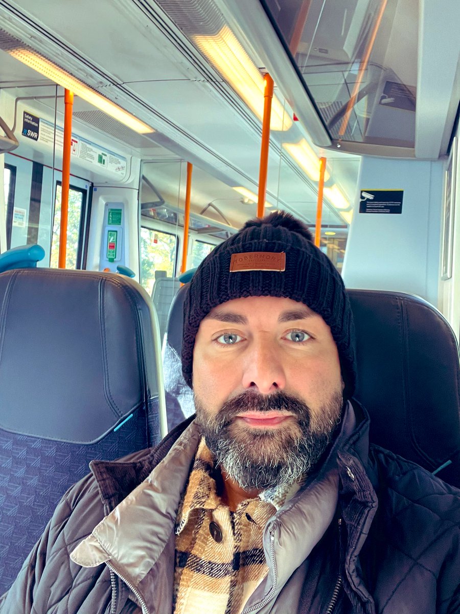 GaryCoxUK's tweet photo. Into the big smoke we go #manylayers taking no chances on the weather https://t.co/3M0leD0HyH