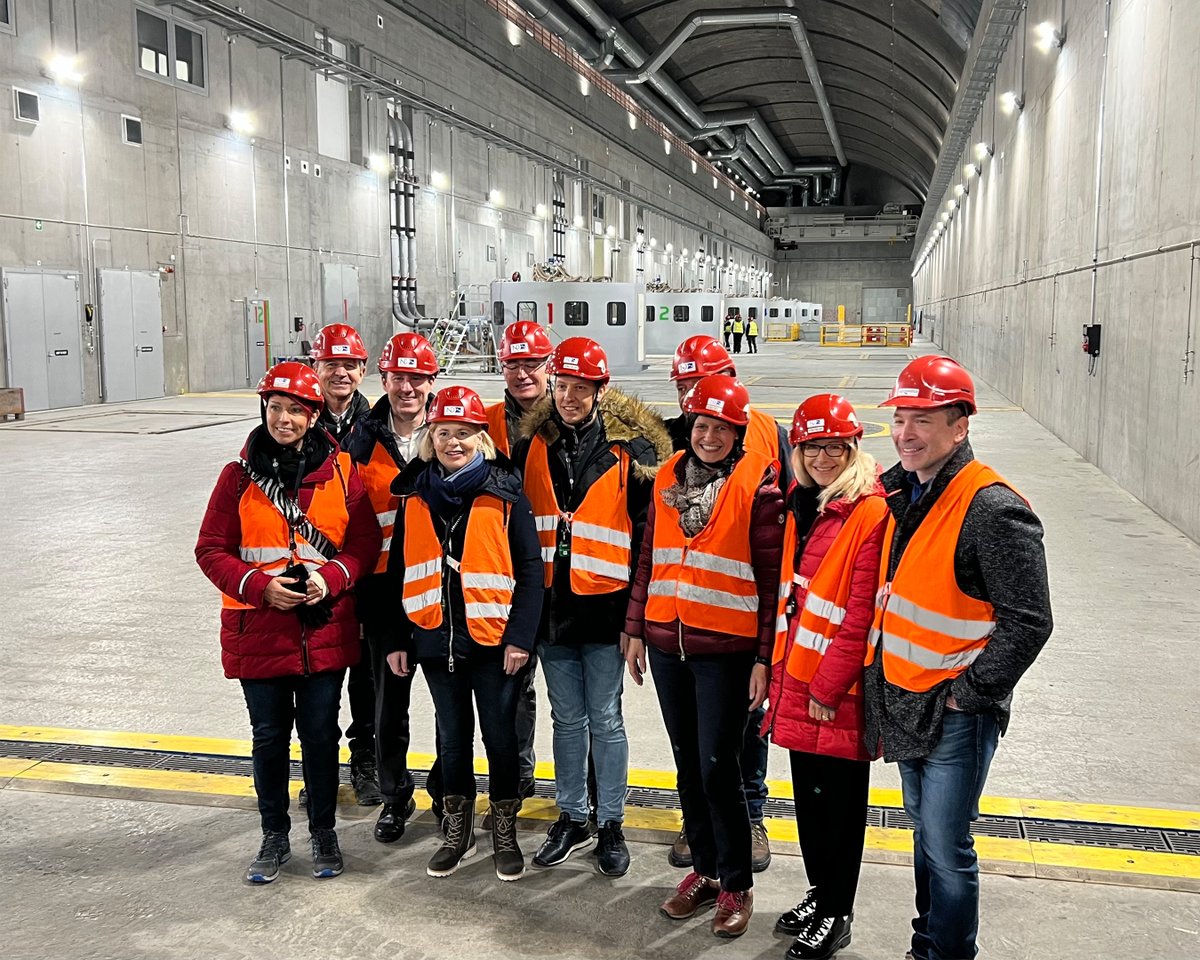 SVP Schweiz tweet media