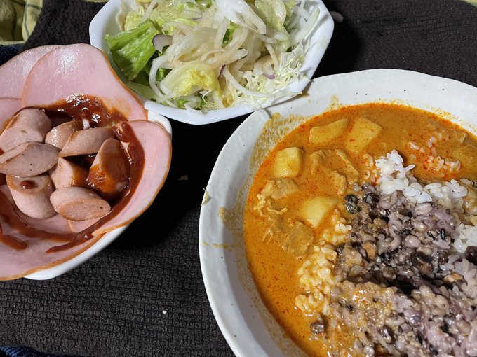 ご飯モリモリ、メメントモリ!

十六穀米を買い忘れたので白米と麦と残りの雑穀米でパキスタンカレー 