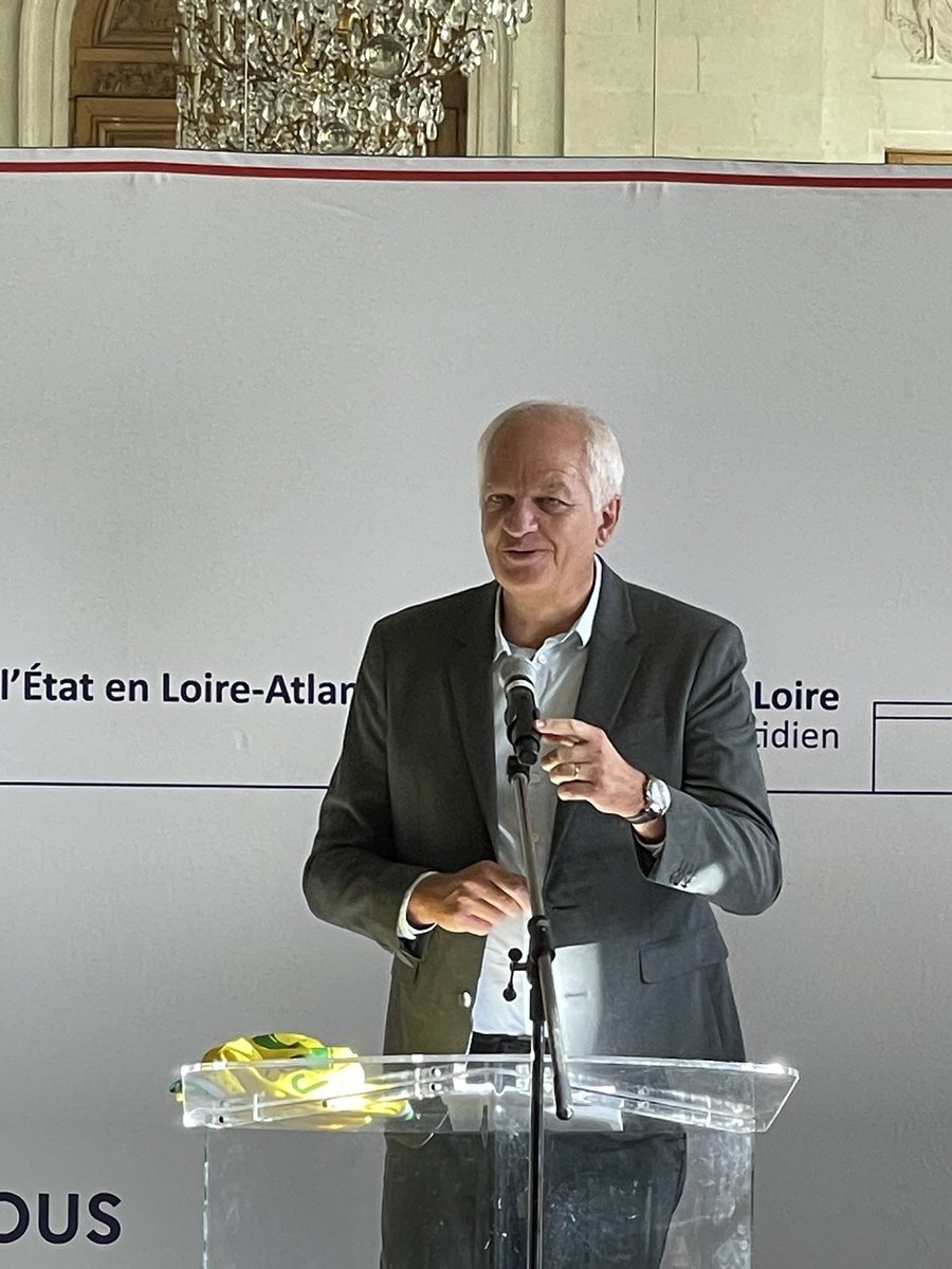 Cérémonie de départ de monsieur Jean Jacques Coiplet, directeur général de l’ARS des Pays de la Loire. L’ensemble des acteurs de la Geriatrie et de la Gérontologie régionale saluent votre action, votre humanité et votre soutien avec gratitude.