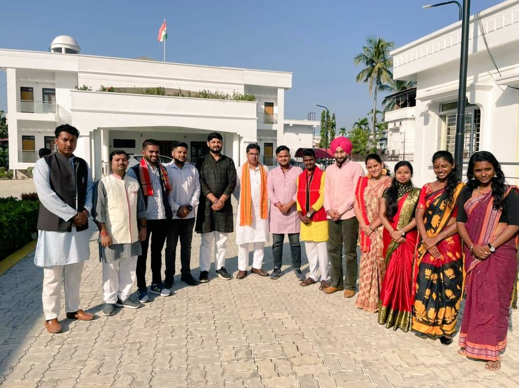 Today delegate of #SEIL2022 in Tripura meet the Hon'ble Chief Minister of Tripura <a href="/DrManikSaha2/">Prof.(Dr.) Manik Saha</a> They shared their experience of exploring and living in Tripura and had an interactive discussion on various subjects related to the education sector of Tripura
<a href="/ABVPVoice/">ABVP</a> <a href="/ABVPTripura/">ABVP Tripura</a>