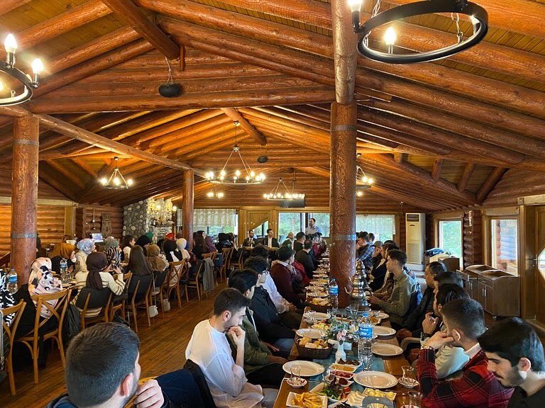 📍 Teşkilat Koordinatörümüz @ZKaramagra Samsun’da!

Teşkilatımız ile bir araya gelerek çalışmalarımız hakkında istişarelerde bulunduk. 

Teşkilat Koordinatörümüz @ZKaramgra ‘ya teşekkür ederiz

#İşimizGücümüzGençlik 💯
