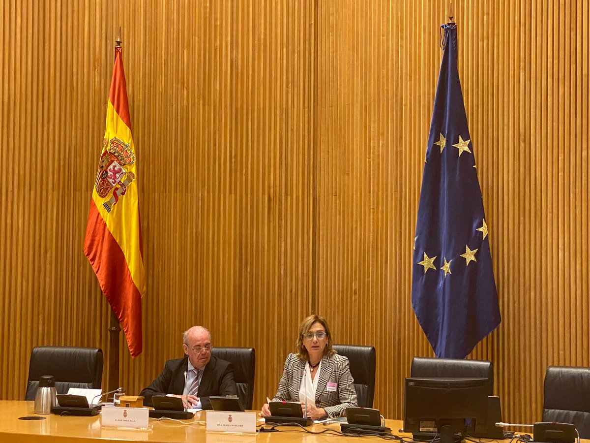 "La brecha salarial entre ingenieros e ingenieras se sitúa en el 10%, la mitad que la del conjunto de la población activa en #España, pero un margen que se debe revertir." <a href="/MartaMargaritB/">Marta Margarit B</a> en la presentación del estudio del #ObservatorioIngenieríaESP en el <a href="/Congreso_Es/">Congreso</a>.