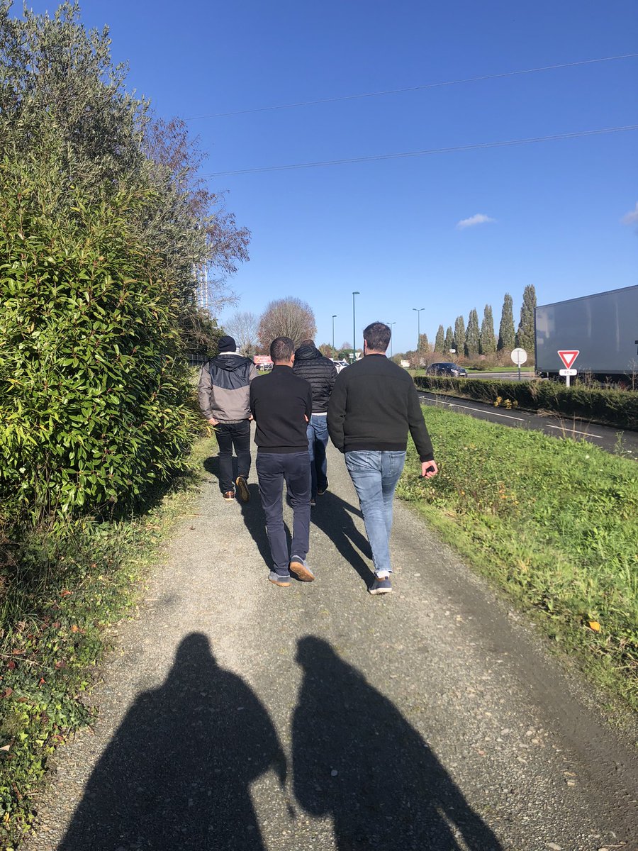 On part déjeuner à pieds ! 30 minutes aller-retour 💪🏻