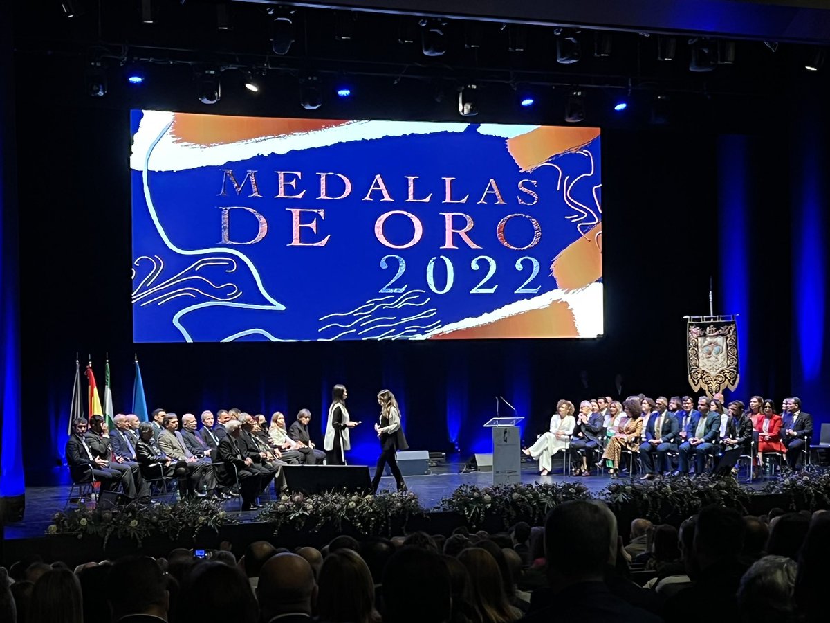 Asistimos con mucha ilusión a las #MedallasDeOro 2022 de la Diputación de Huelva.

Hoy se entrega la medalla a la Facultad de Enfermería por los 50 años desde su primera promoción 😍