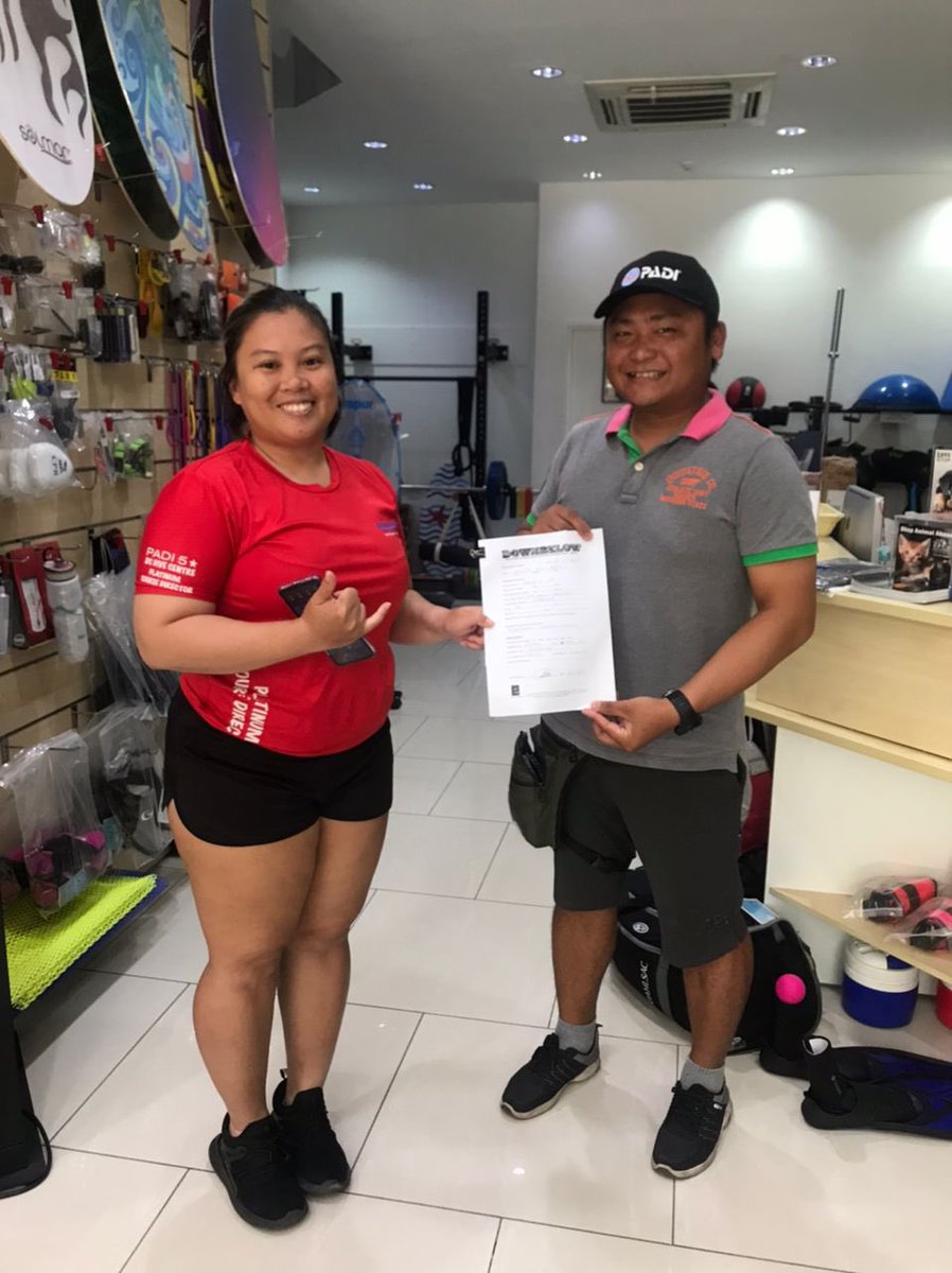 divedownbelow's tweet image. Kunick just signed up for his #instructordevelopmentcourse @ #downbelowdivecentre #padicdc .. we start on the 24th Nov with the #efri then straight into #idc 
Wanna join in &amp;amp; become a #padiinstructor WhatsApp 0128661935 #careerdevelopmentcentre #kotakinabalu #sabah #career #padi