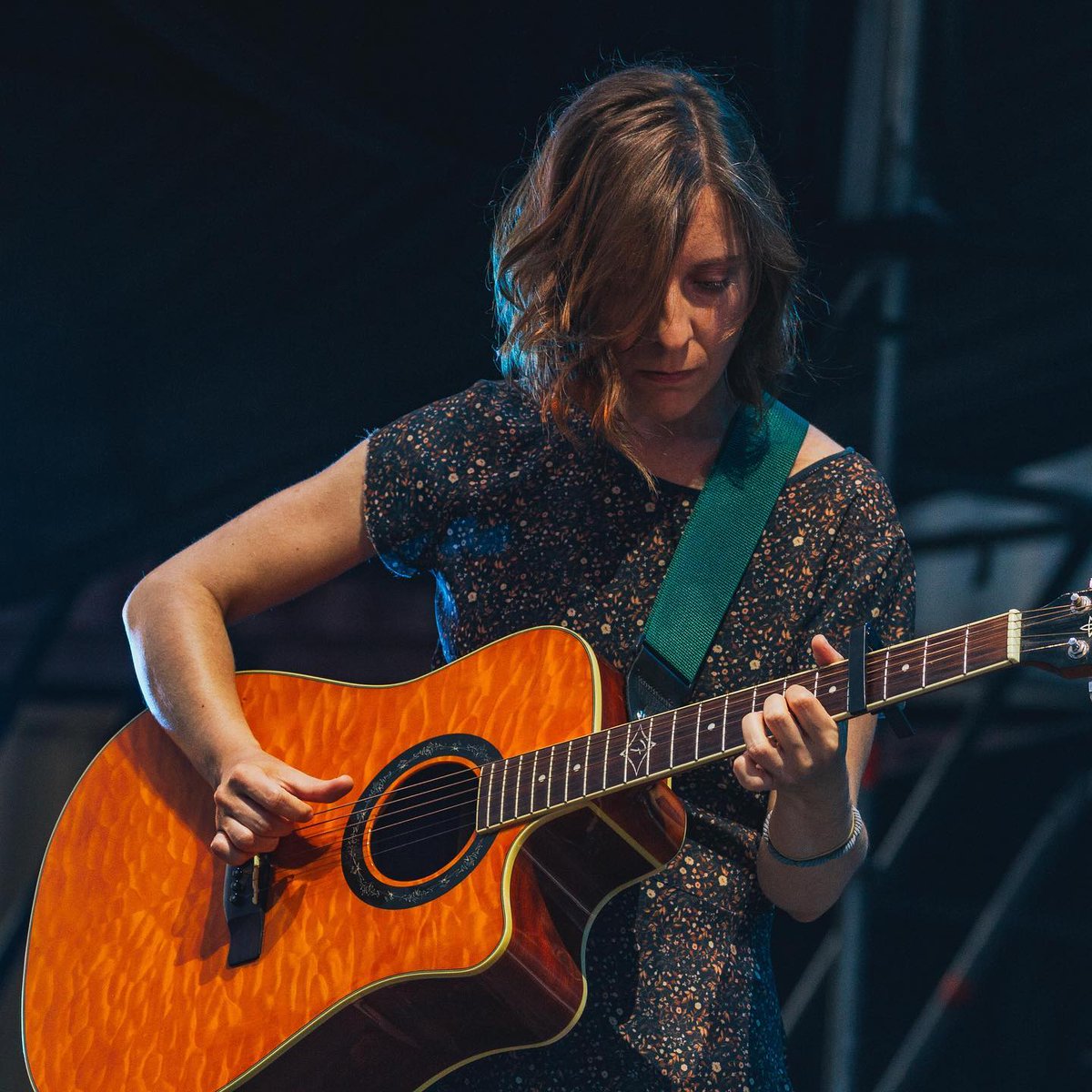 lucindarecords's tweet photo. Ana Franco (voz y guitarra de @coffeewineband) charlará esta noche (21:50) en Territori Sonor @territoriAPunt @apunt_media sobre su concierto de mañana sábado en #Valencia #centroexcursionista #territorisonor #vlc #folk #folkmusic #songwriter #entrevista #APunt #radio @anacoffee https://t.co/Z55jlb8sOd