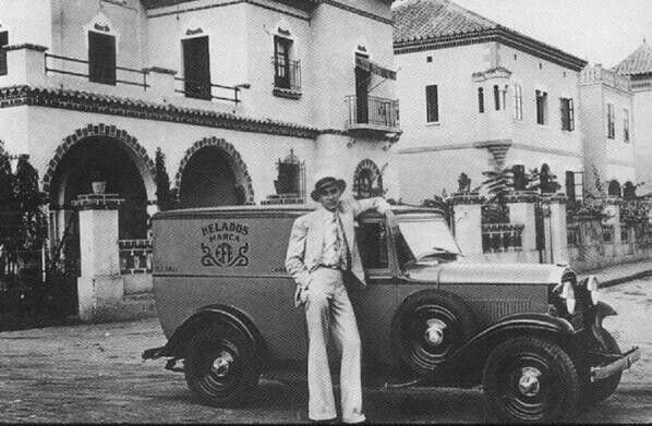 CIVoficial's tweet photo. Helados EFE fue fundada en Caracas el 8 de mayo de 1926 por Alberto Espinoza Blanco y su esposa Mila Fernández de Espinoza. De la fusión de las íniciales de sus apellidos surge la marca EFE (Espinoza-Fernández), quienes producían helados caseros en la Parroquia La Candelaria. https://t.co/rCjyGw206A