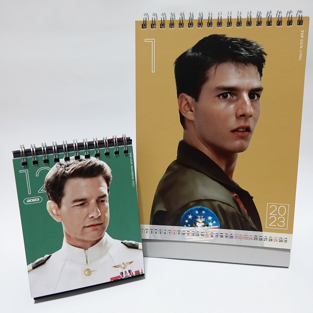 트위터가 뒤숭숭한 분위기지만... 연말을 맞아 개인 달력을 제작했는데 TC 좋아하시는 분들께도 나눠드리려고 해요. RT 추첨으로 한 분께 슬림 버전을, 두 분께 미니 버전을 보내드릴 예정입니다. (사진상으로 큰 게 슬림, 작은 게 미니입니다.) 기한은 내일 19일(토) 오후 8시까지입니다.