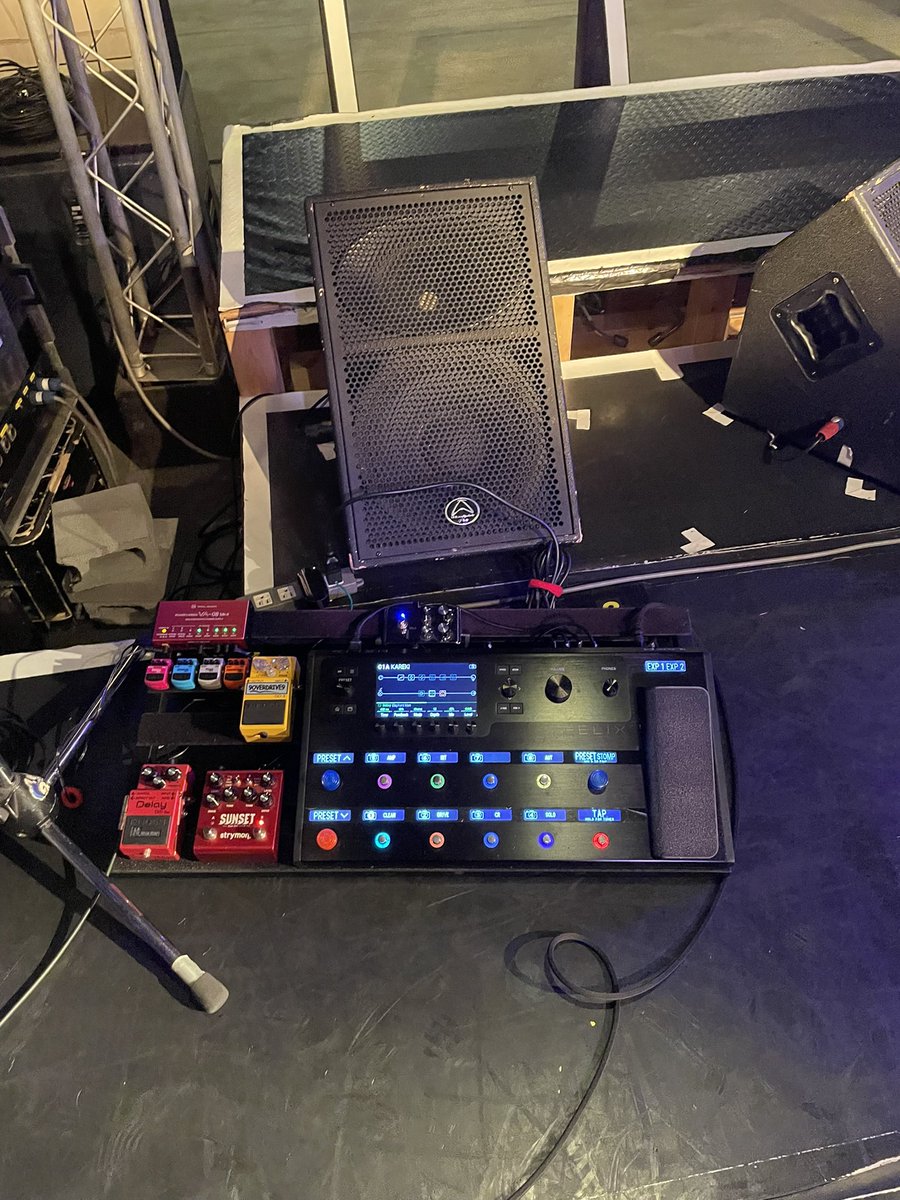 jingorian's tweet photo. 出番終わりました。
新器材はBOSS DM〜2Wでした。
#BOSS
#ディレイ
#dm2w https://t.co/piWRyH7PyO