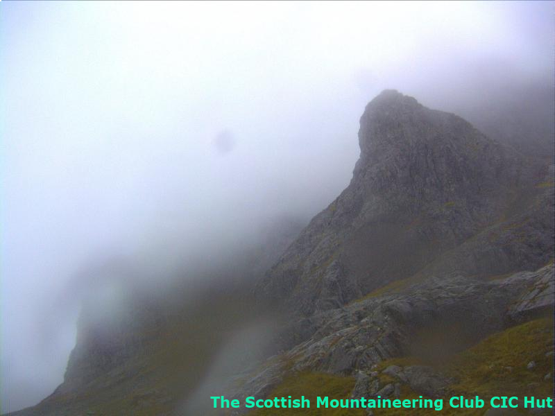 cicwebcam's tweet photo. #cichut #northface #bennevis #mountaineering Current weather. 3.16C, humidity 98.8%, recent gust 14mph, direction NNE https://t.co/JZWXroqHBF