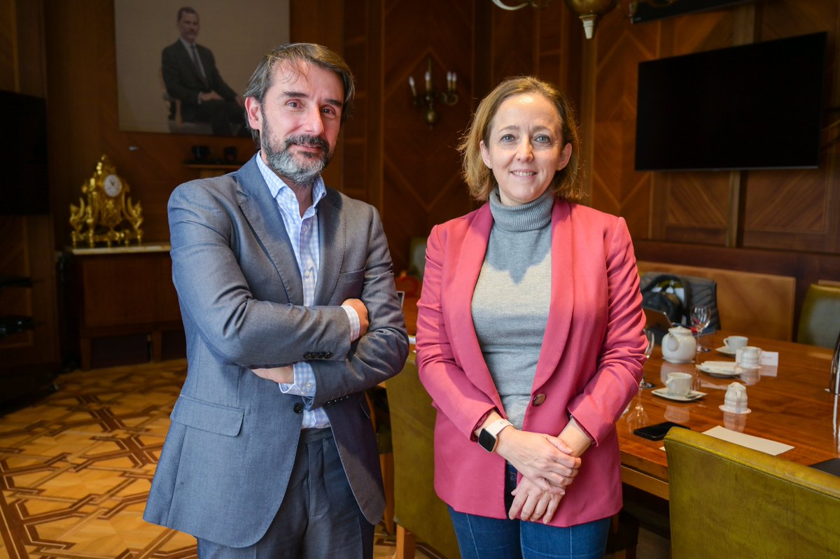 CSIC (@csic) on Twitter photo La presidenta del CSIC, <a href="/delPinoE/">Eloísa del Pino</a>, y Cristóbal Belda, director del <a href="/SaludISCIII/">Instituto de Salud Carlos III (ISCIII)</a>, se han reunido hoy para estrechar la colaboración entre los dos organismos públicos de investigación.
El ISCIII promueve, financia y gestiona investigación biomédica y sanitaria en España. La presidenta del CSIC, <a href="/delPinoE/">Eloísa del Pino</a>, y Cristóbal Belda, director del <a href="/SaludISCIII/">Instituto de Salud Carlos III (ISCIII)</a>, se han reunido hoy para estrechar la colaboración entre los dos organismos públicos de investigación.
El ISCIII promueve, financia y gestiona investigación biomédica y sanitaria en España.