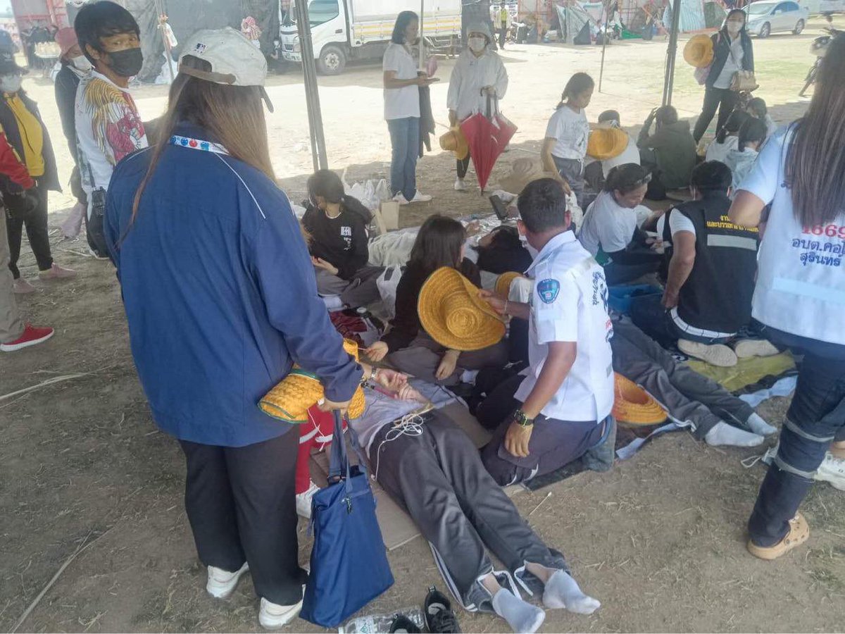 เห็นแล้วโกรธผู้บริหารเมืองนี้แทนประชาชนมาก ทำไมทำกับลูกหลานเขาได้ขนาดนี้ 

ไม่ใช่ #ม็อบ18พฤศจิกา65  แต่เป็น #งานช้างสุรินทร์ #พับช้างสุรินทร์