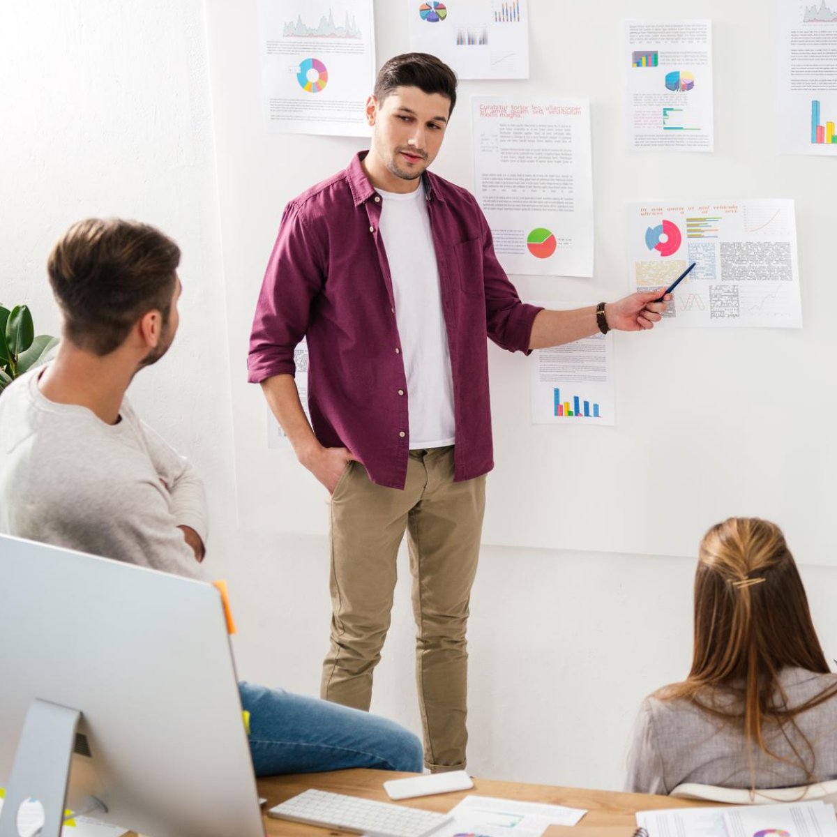 Paljon uutta, himpun verran vanhaa ... Ja sipaus lainattua! 

Miten luodaan arvokasta sisältöä eri kanaviin, houkuttaen ja koukuttaen asiakkaat kohti yrityksen tuotteita tai palveluita.  👉 professio.fi/product/kehity…

#inbound