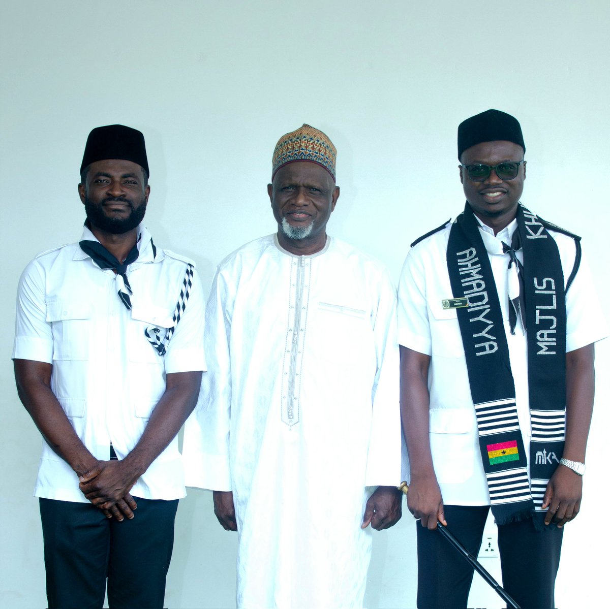 Last weekend, we witnessed a memorable event where Mr. Nasir Ahmed Bonsu, now former Sadr, handed over to Mr. Hanif Bipuah to serve as Sadr Mulk. Present were the Ameer & Missionary-In-charge of Ahmadiyya Muslim Mission, Ghana and Aamila Members of @Khuddamgh #MuslimYouth #Ghana