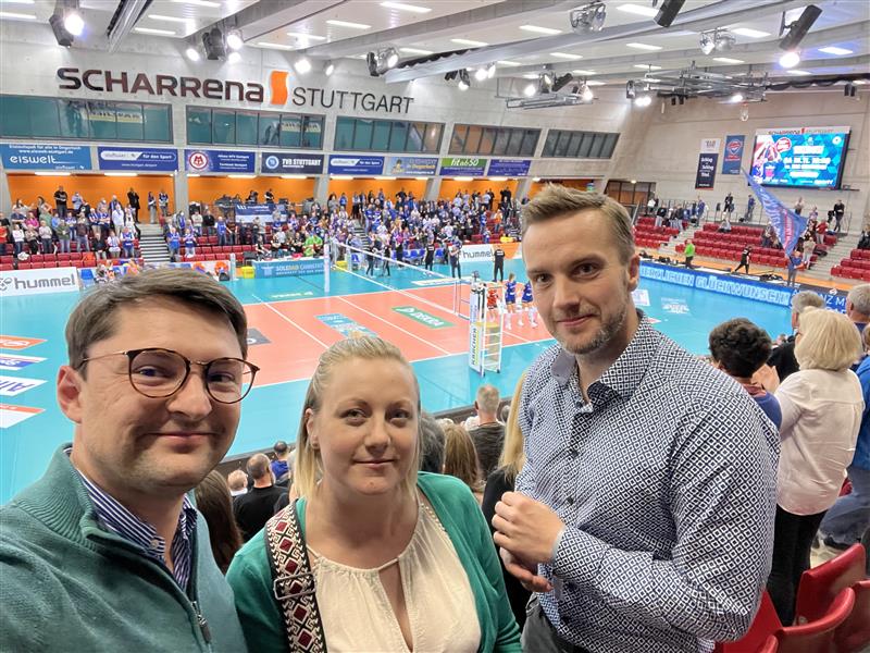 ELODigital_DE's tweet photo. Beim 3:0 Heimsieg von @AMSVolley am Mittwoch gegen Straubing war Kollege Arthur Schummer mit unserem Partner #ABILITY vor Ort.
Wir freuen uns sehr über beide Partnerschaften - sowohl mit #Ability als auch mit #AllianzMTVStuttgart!
#ELODigital #ELOBusinessPartner #StarkePartner https://t.co/v35QHWhwe2