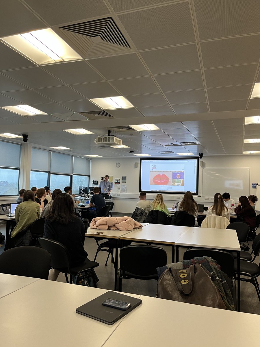 couldbeUrmouth's tweet photo. Great to be back to our face to face symposiums for final year dental students @DundeeDental.Trustees Niall, Steph &amp; Ewan shared the latest on epidemiology &amp; risk factors, and gave tutorials on lesion recognition &amp; description, and how to write a quality referral. #earlydetection https://t.co/WQDdpYgsHC