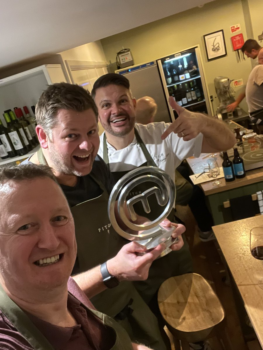 MartynLemon's tweet photo. Spent yesterday evening cooking steak with Mr Masterchef @kennytutt at @restaurantpitch Unbelievable evening with great company and great food. Thanks Kenny for all the tips!! 🥩🥩🍷 https://t.co/fbXx730Oc1