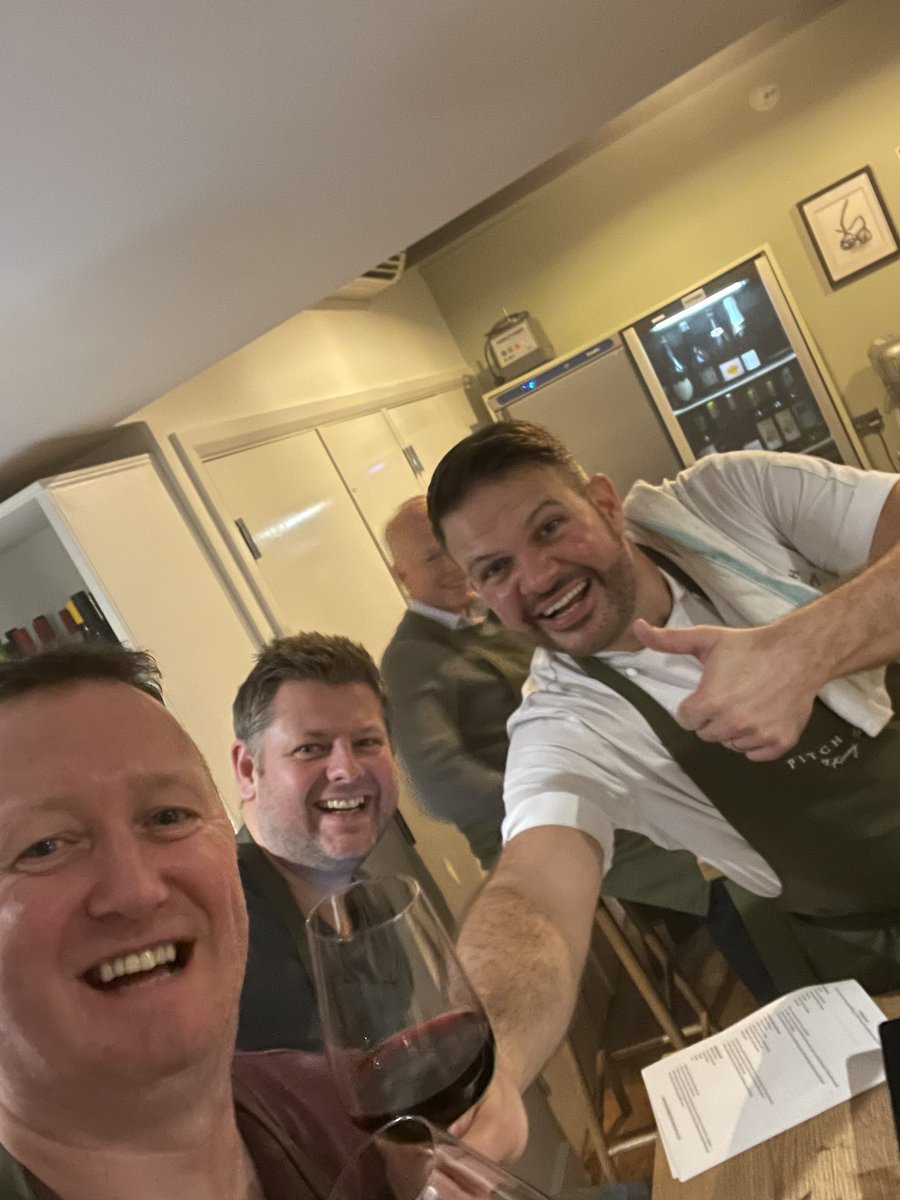 MartynLemon's tweet photo. Spent yesterday evening cooking steak with Mr Masterchef @kennytutt at @restaurantpitch Unbelievable evening with great company and great food. Thanks Kenny for all the tips!! 🥩🥩🍷 https://t.co/fbXx730Oc1