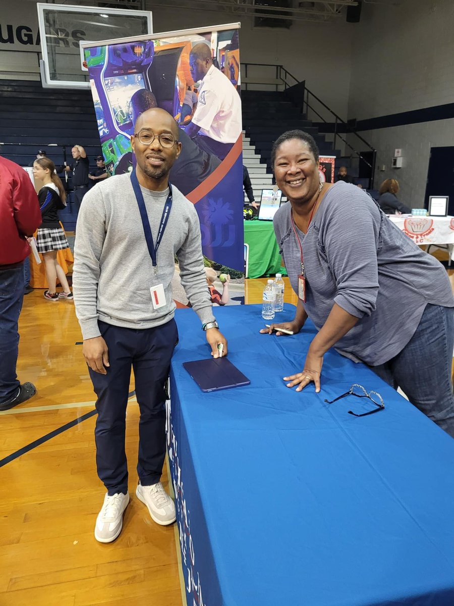 ColletonSchools's tweet photo. Colleton County Middle School students participated in a Career Fair today. There were over 40 vendors on site.
#ProgressForever #BackwardNever https://t.co/staUDpguW3