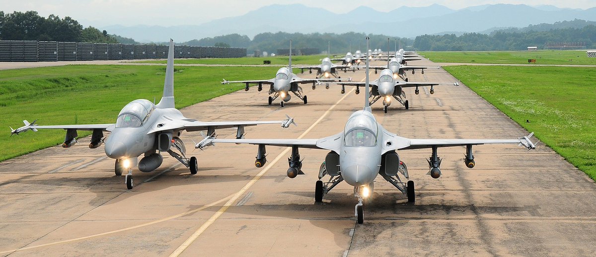 Roberto_yeager's tweet photo. A ver ¿cómo se como esto? Que dice #Airbus que quiere ayudar a #KAI a vender sus FA-50 (recordemos, desarrollado junto a #Lockheed), en Europa del Este... ¿pillar cacho de aondesea? ¿cómo afectará al programa #AFJT (Airbus Future Jet Trainer)? https://t.co/tw1dy1Hy5l https://t.co/0kC9cKJHui