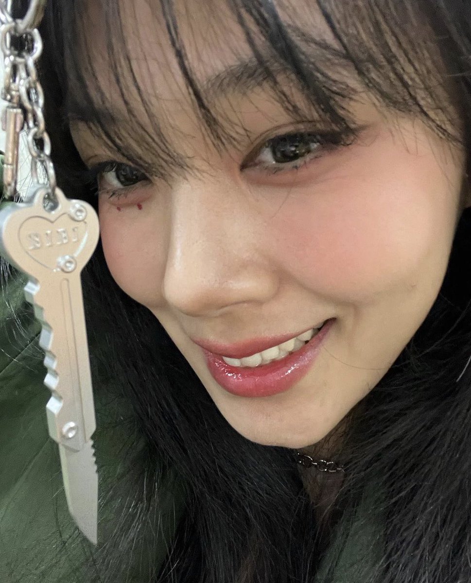 nakedbi_bing's tweet photo. 사랑둔이가 디자인 한 굿즈
둘 다 귀엽고 사랑스러워 https://t.co/EeqxAASN6k