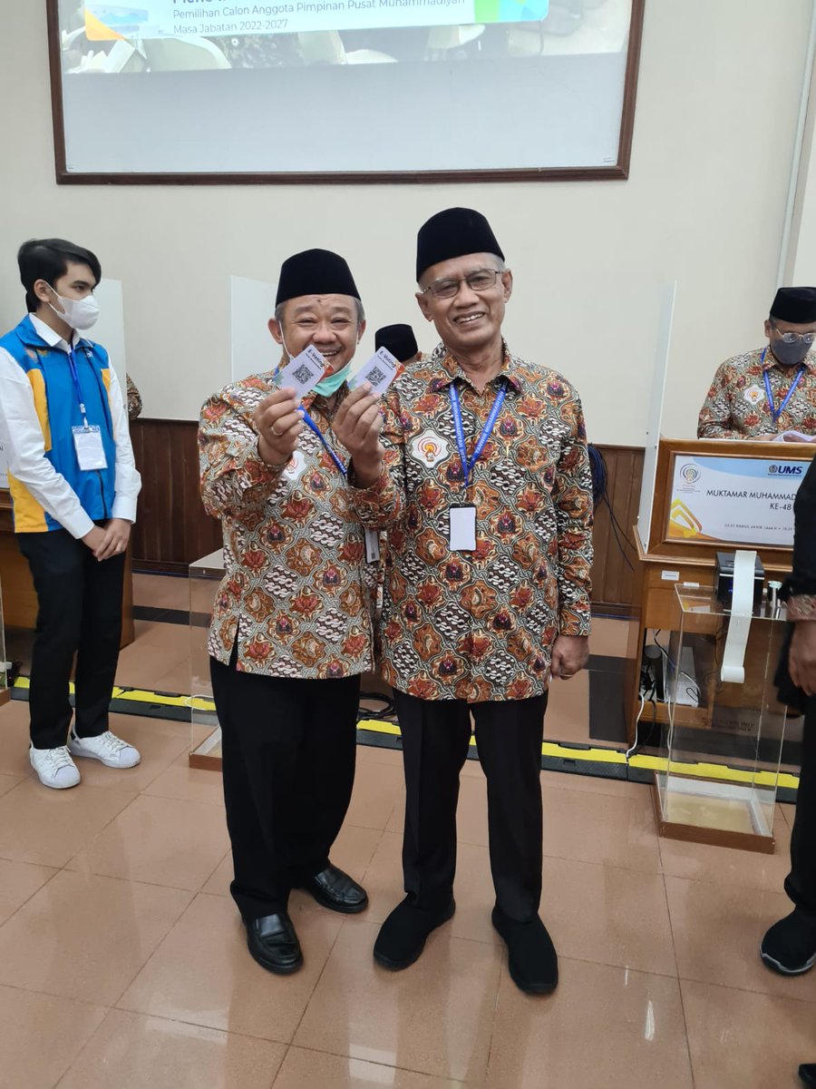Abe_Mukti's tweet photo. Setelah pemungutan suara di Tanwir dengan e-voting.  Memilih 39 dari 92 calon anggota PP. Muhammadiyah. https://t.co/0ITtYQob81