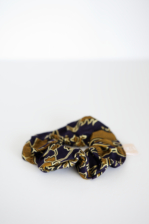 💜 Purple Batik scrunchie 💜
Free delivery in Bali

#bali #handmadeinbali #handmade #handcrafted #handcraftedinbali #batik #balinesbatik #baliblog #baligirl #islandlife #summeraesthetic