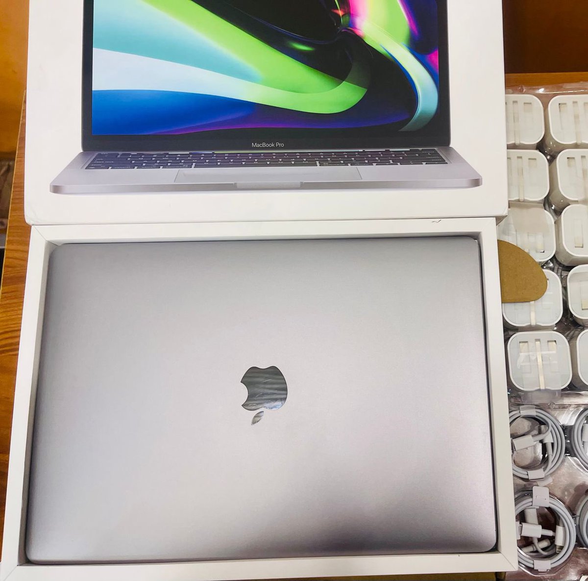 exploregh's tweet photo. RT @BraYaw2: RT @GadgetArenaGh: 2020 MacBook Pro
512 SSD
8Gb RAM
Core i5
Touchbar
TouchID
Price: 9k
Available π₯π₯π₯
Kindly Follow us @GadgetArenaGh
Call or WhatsApp Us on 0557082492 /
0573233945
#ibuy #isell #ifix #iunlock #negotiable #apple #ma⦠https://t.co/gvSdm2opQF