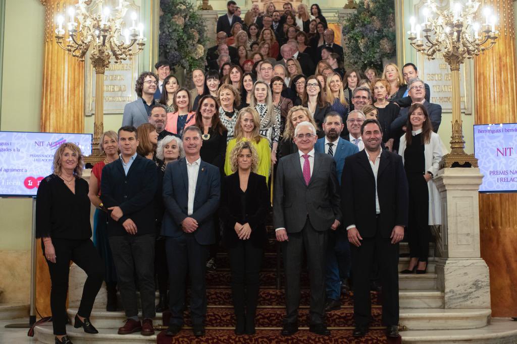 El jefe de protocolo del Gobierno de Aragón, Javier Carnicer, recibió anoche en #Barcelona el premio de protocolo a la trayectoria profesional <a href="/acpri/">ACPRI</a> otorgado por votación de sus compañeros de Cataluña <a href="/OPPEprotocolo/">Observatorio Profesional de Protocolo y Eventos</a> <a href="/OICP_Protocolo/">OICP</a> <a href="/aeprotocolo/">aeprotocolo</a> <a href="/Carnicer_Proto/">Javier Carnicer</a>