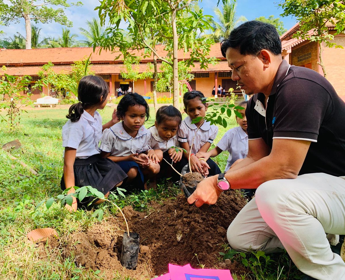 FireWomanJo1's tweet image. Memory trees planted for those we have lost 💔💚
🌍 💚☘🐞🦋🐛🪳🕷🦗🐞
$10 / £ yr own unique tag, pm me.
justgiving.com/fundraising/tr…
facebook.com/groups/5524784…

#Treesoflove #memorytrees #siemreap #Cambodia