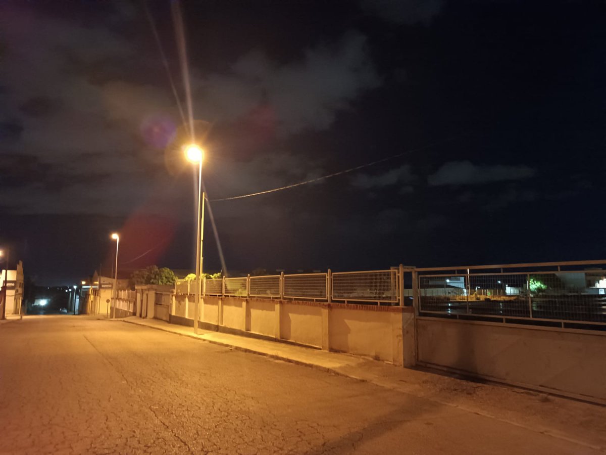 AEMONasociacion's tweet photo. Desde anoche, las calles Huelva y Albacete del #Moncada1 vuelven a estar iluminadas gracias a la reposición del cableado por parte del @AytoMoncada. Gracias por el cumplimiento de los compromisos.
🔸#AEMON sigue trabajando por unos parques empresariales dignos y preparados. https://t.co/wMXgJkV9WO