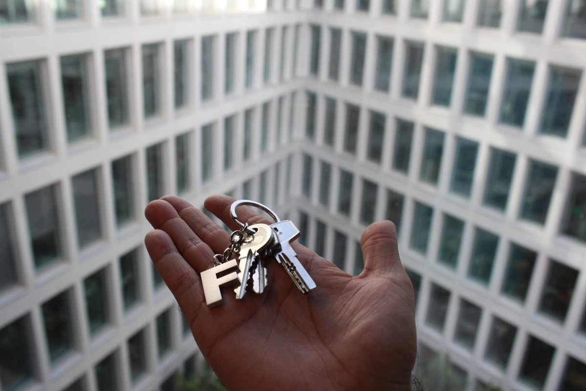 FomentoAND's tweet photo. 📢 CERRADA la convocatoria del Bono Alquiler Joven 🏘️ al superarse las 1⃣4⃣0⃣0⃣0⃣ solicitudes.

📌 Ayudas de 250 euros al mes durante máximo de dos años para jóvenes andaluces menores de 35 años.

➕ℹ️ https://t.co/MLdM4R56Qu✅ https://t.co/7eTT5idhHc