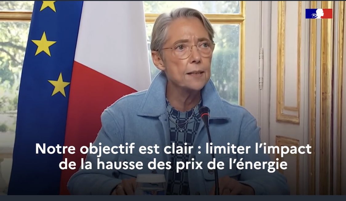 abdelmalik92's tweet photo. Mettre une polaire devant les caméras alors qu’il faisait 21 degrés mais prendre un jet pour se rendre à Marseille pour un protocole sur l’écologie. 

Vous vous rendez compte jusqu’où peut aller le foutage de gueule ???? https://t.co/1iwsS5XNrz