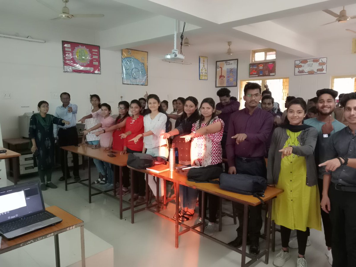 Nss_cmdbilaspur's tweet photo. मैं एक स्वतंत्र देश का नागरिक हूँ। मतदान मेरा अधिकार ही नहीं बल्कि मेरी जिम्मेदारी भी है। मतदान ऐसी शक्ति है जिसका उपयोग कर मैं एक योग्य व्यक्ति को चुन सकता हूँ और अपने देश के विकास में भागीदार हो सकता हूँ। 👆 https://t.co/cdKj6K9cin