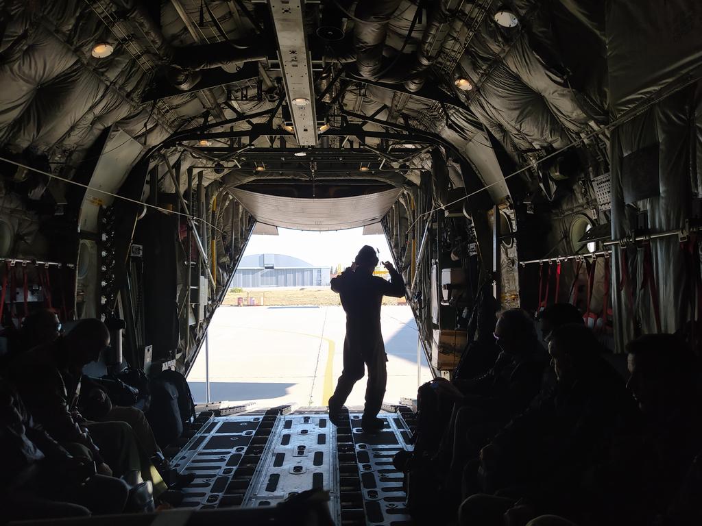 Stam_A337's tweet photo. 🇬🇷 🇸🇦 Exercise Falcon Eye-3
✈️ Elefsina AFB
#falconeye3 #c130 #elefsinaafb #dv_day https://t.co/HwAgBdHoGP
