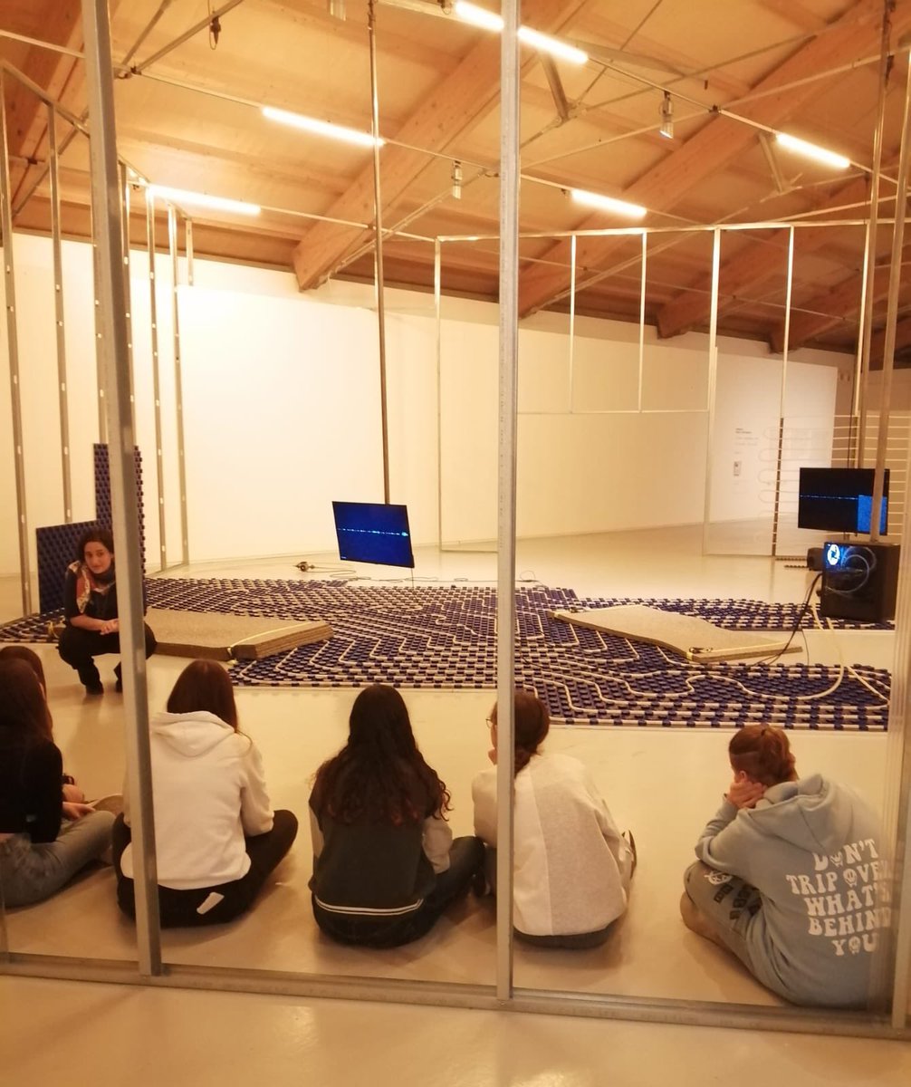 insalcarras's tweet photo. Els alumnes de l'optativa de Visual i Plàstica de 4t d'ESO han visitat l'exposició al voltant de Pixar a l'edifici de Caixaforum.🎥 També han aprofitat per fer una visita al Centre d'Art La Panera.🎨
#ensagradalart
#cultura
#visualiplastica
#4rteso https://t.co/CQndYJ8Dvt