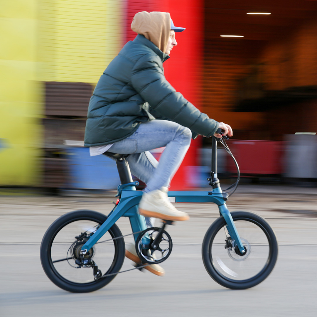 Fiido_eBike's tweet photo. ⚡Pedaling into the future with an electric bike ready for anything is always the way to go. No more getting winded after just a few blocks of pedaling.

📷 IG@stargardbmx &amp; IG@bartosztabor 

...

#fiido #fiidox #findyourxfactor #fridayvibes #foldingbike https://t.co/uD2VzwsHmQ